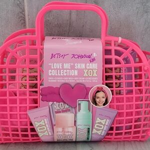 Betsey Johnson Kids Pink Skincare Set
